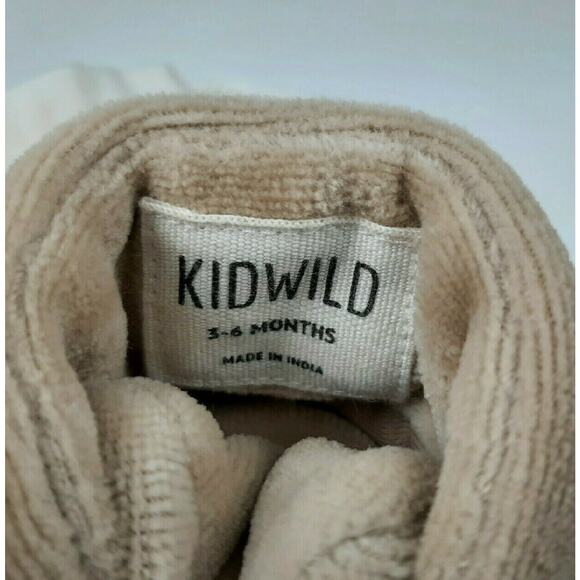 Kidwild Tan Velour Baby Booties - Picture 3 of 7